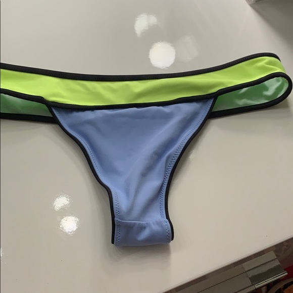 Victoria secret bathing suit - Picture 3 of 7